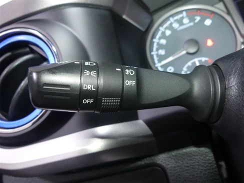 Used 2020 Toyota Tacoma SR5 w/ Blackout Package AWD/4WD image 32
