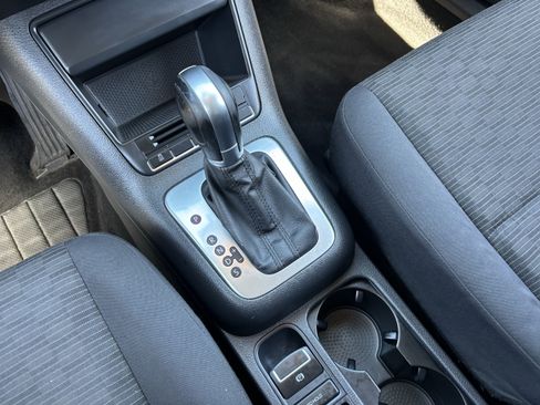 Used 2015 Volkswagen Tiguan S FWD image 23