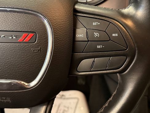 Used 2022 Dodge Charger SXT image 11