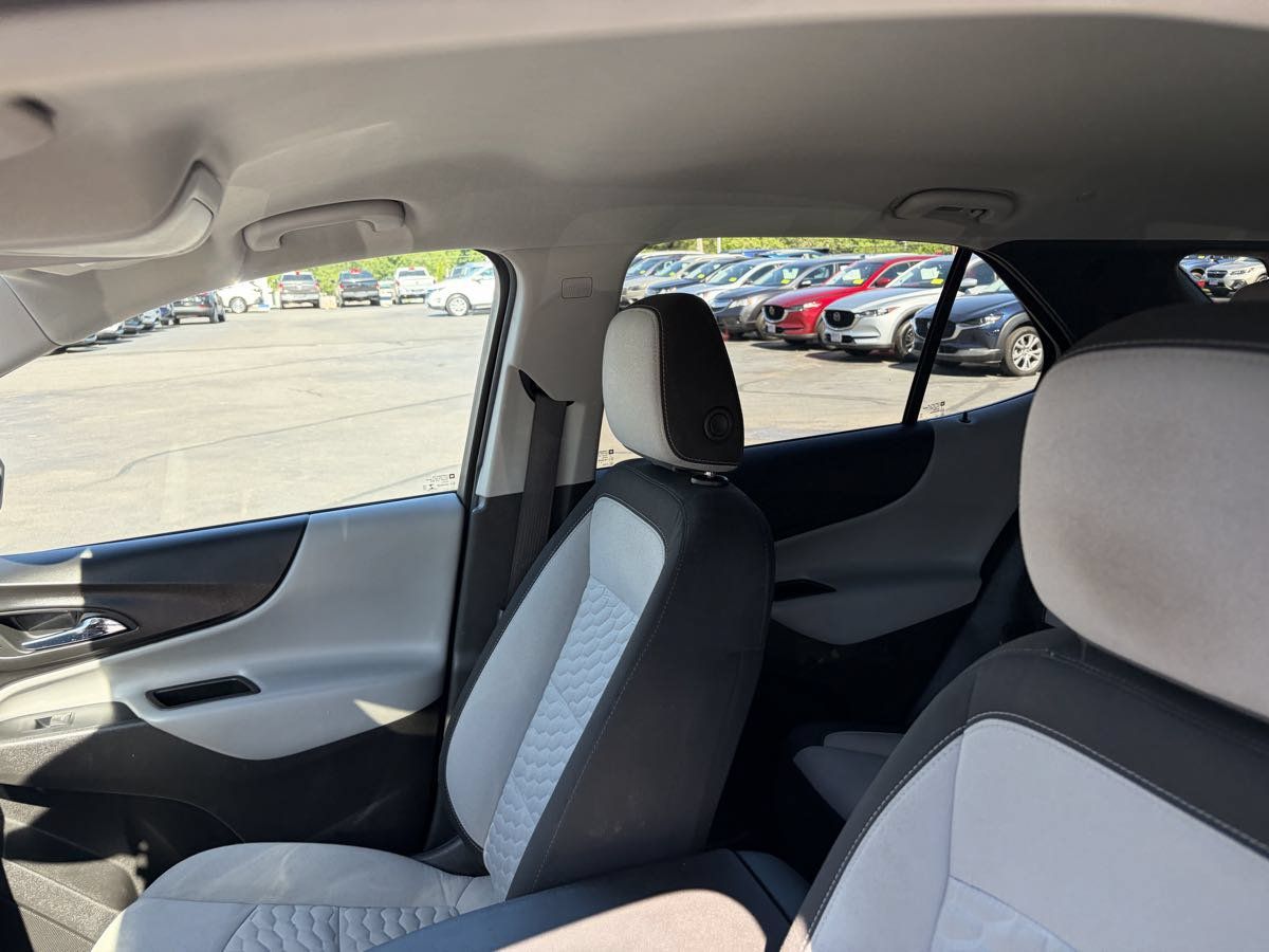 Used 2019 Chevrolet Equinox LS w/ LS Convenience Package AWD/4WD image 11