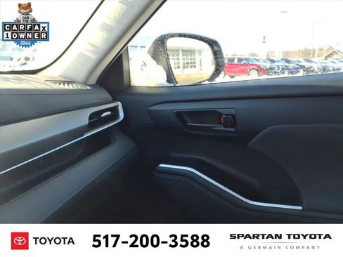 Used 2023 Toyota Highlander LE image 18