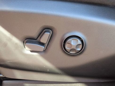 New 2026 Chrysler Pacifica Select AWD/4WD image 13