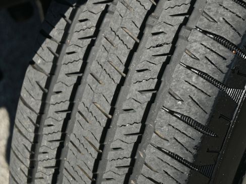 Used 2025 Jeep Wrangler Sahara w/ Safety Group image 28