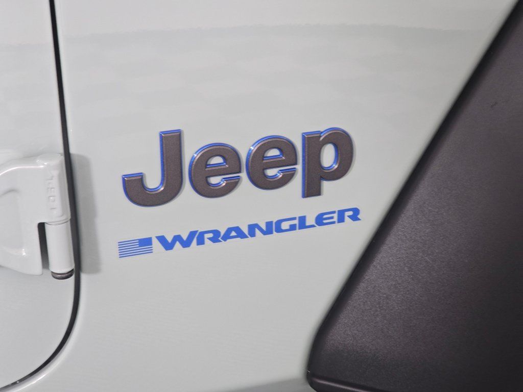 Used 2023 Jeep Wrangler Unlimited AWD/4WD image 31