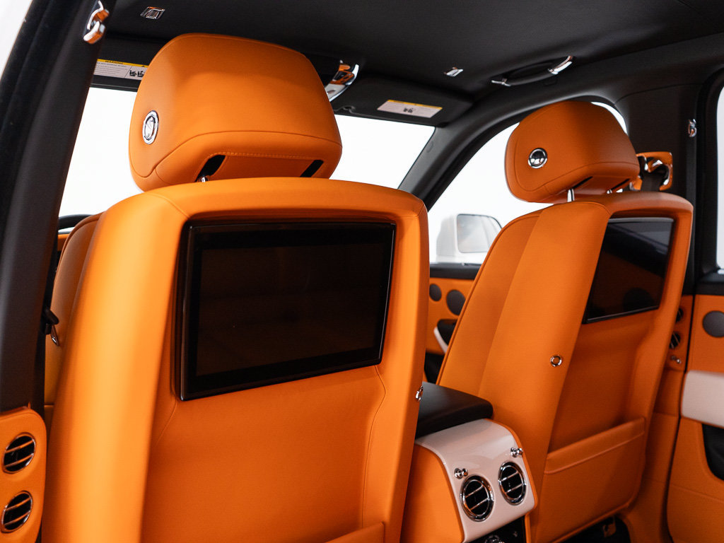 Certified 2023 Rolls-Royce Cullinan AWD/4WD image 23