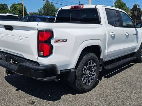 Used 2024 Chevrolet Colorado Z71 w/ Z71 Convenience Package 2 AWD/4WD image 8
