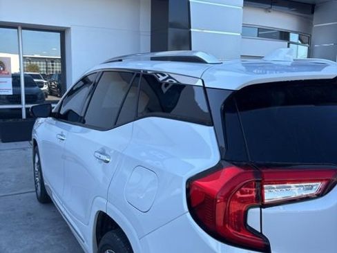 Used 2022 GMC Terrain Denali image 5