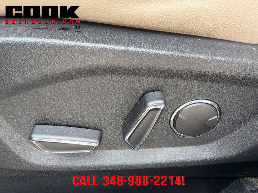 Used 2019 Ford Edge Titanium FWD image 13