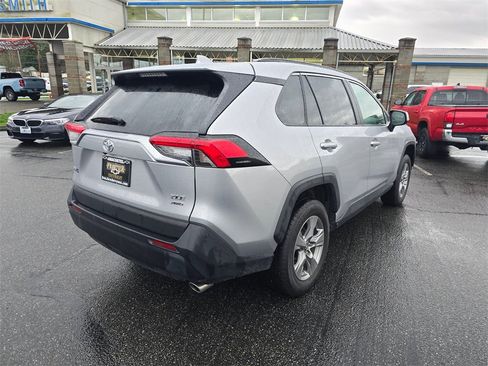 Used 2025 Toyota RAV4 XLE image 3