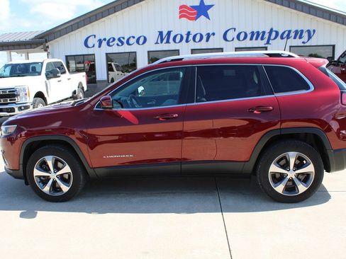 Used 2019 Jeep Cherokee Limited AWD/4WD image 8