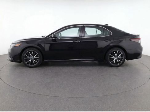 Used 2023 Toyota Camry SE AWD/4WD image 6