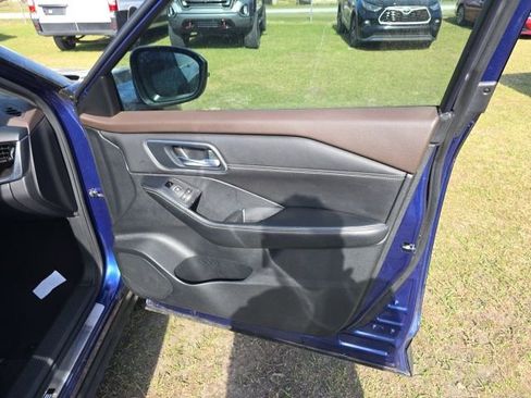 Used 2023 Nissan Rogue Platinum image 35