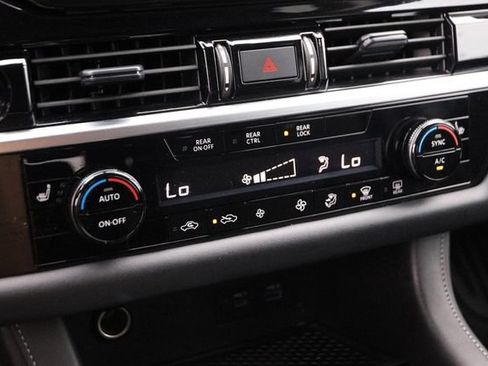 Certified 2025 Nissan Pathfinder SV FWD image 20