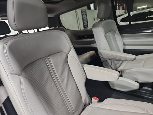 Used 2022 Jeep Wagoneer Series III w/ Premium Group I image 12