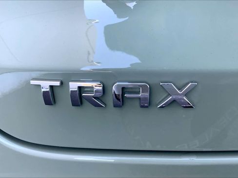 Used 2025 Chevrolet Trax ACTIV w/ Sunroof Package image 10