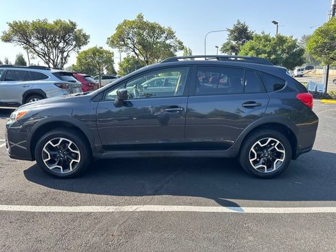 Used 2017 Subaru Crosstrek 2.0i Premium AWD/4WD image 3