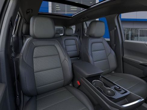 New 2026 Chevrolet Equinox LT w/ Convenience Package II AWD/4WD image 16