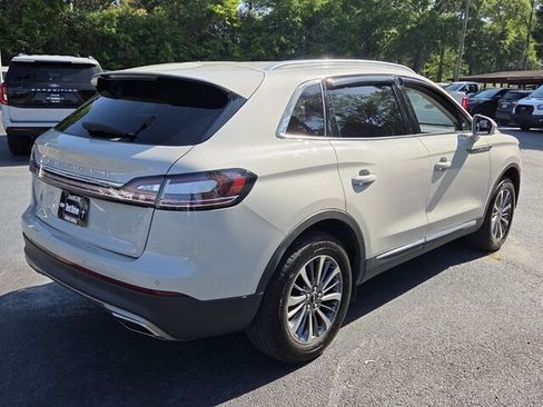 Used 2023 Lincoln Nautilus FWD w/ Premium Package image 14