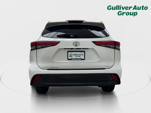 Used 2021 Toyota Highlander XLE FWD image 7