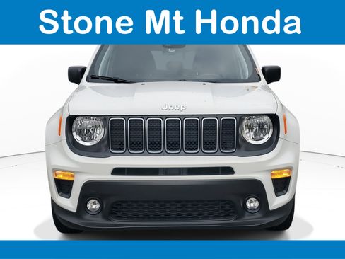 Used 2022 Jeep Renegade Latitude image 2