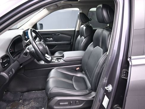 Certified 2023 Honda Pilot Touring image 19