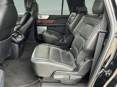 Used 2018 Lincoln Navigator L Reserve w/ Technology Package AWD/4WD image 30