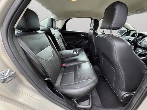 Used 2015 Ford Focus SE w/ Equipment Group 201A image 32