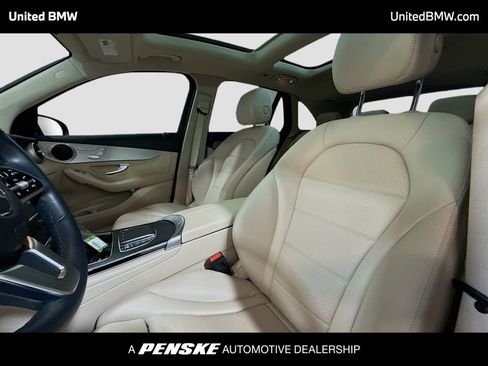 Used 2022 Mercedes-Benz GLC 300 image 5