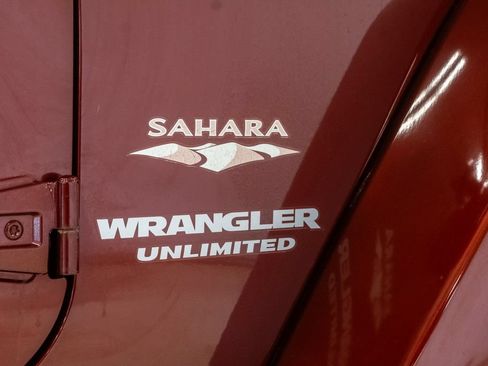 Used 2010 Jeep Wrangler Unlimited Sahara w/ Trailer Tow Group AWD/4WD image 6