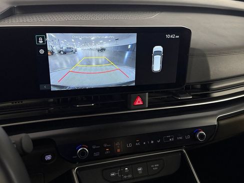 Used 2026 Kia Carnival FWD image 18