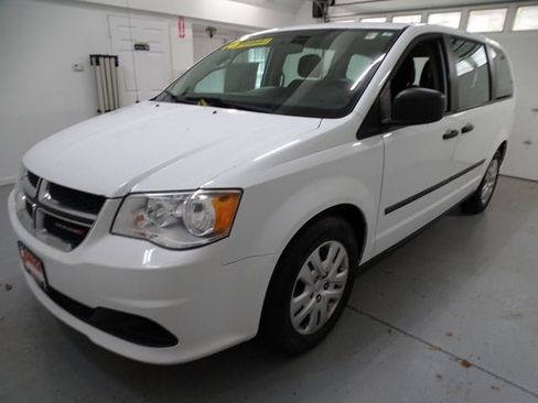 Used 2016 Dodge Grand Caravan American Value Package image 12