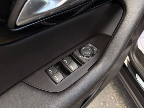 Used 2022 Chevrolet Blazer RS FWD image 39