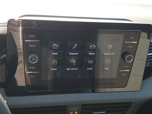 Used 2025 Volkswagen Jetta SE image 17