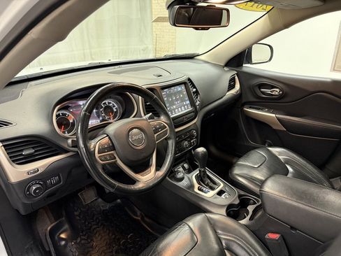 Used 2017 Jeep Cherokee Limited image 26