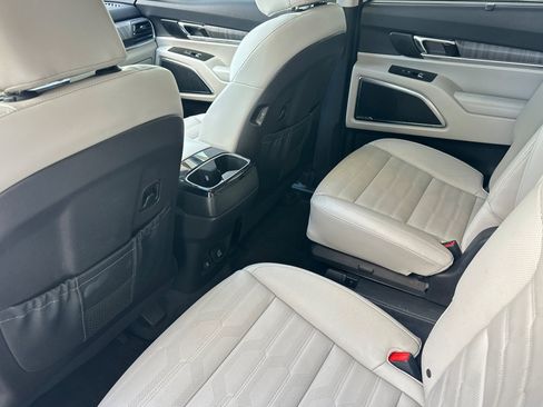 Used 2024 Kia Telluride SX Prestige AWD/4WD image 32