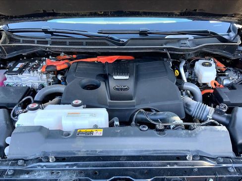 Used 2025 Toyota Sequoia TRD Pro AWD/4WD image 32