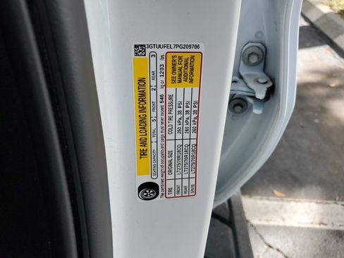 Used 2023 GMC Sierra 1500 AT4X image 32