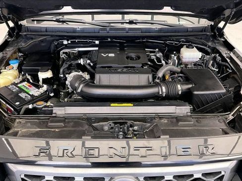 Used 2022 Nissan Frontier SV AWD/4WD image 9