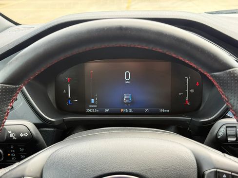 Used 2025 Ford Escape ST-Line Select AWD/4WD image 29