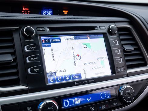 Used 2019 Toyota Highlander XLE image 26