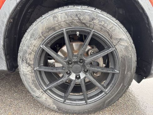 Used 2015 Toyota RAV4 Limited image 18