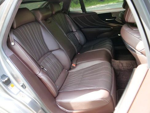 Used 2019 Lexus LS 500 w/ Luxury Package RWD image 41