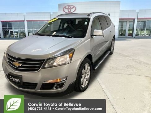 Used 2017 Chevrolet Traverse LT w/ Style and Technology Package image 7