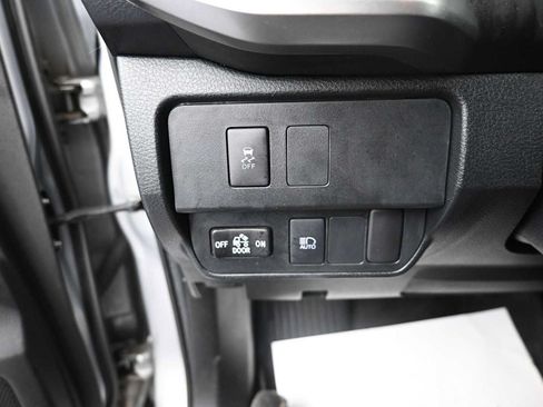 Used 2021 Toyota Tacoma SR5 AWD/4WD image 10