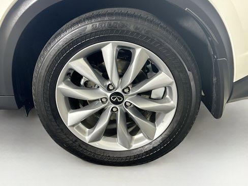 Used 2022 INFINITI QX50 Essential w/ Cargo Package image 11