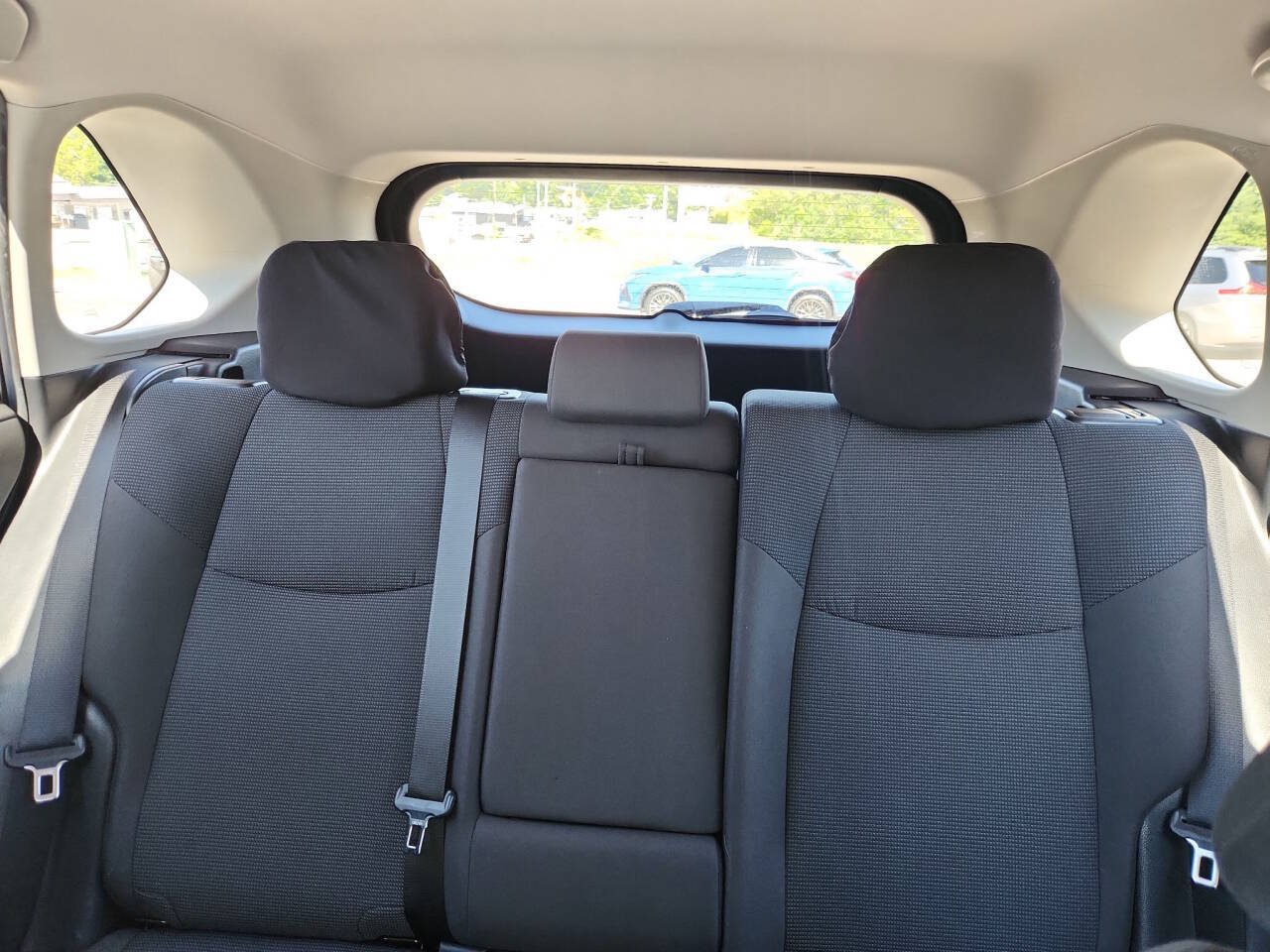 Used 2020 Toyota RAV4 LE FWD image 15