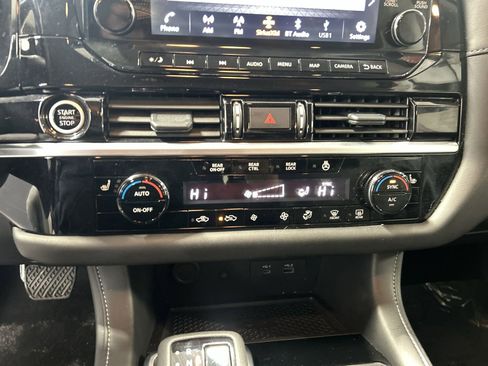 Certified 2024 Nissan Pathfinder SL image 18