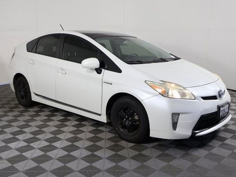 Used 2013 Toyota Prius Four w/ Deluxe Solar Roof Pkg image 2