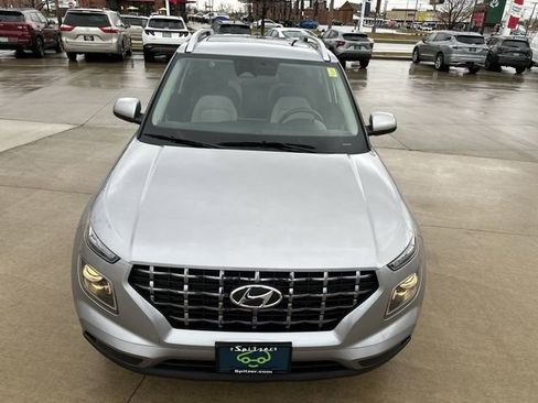 Used 2024 Hyundai Venue SEL image 34