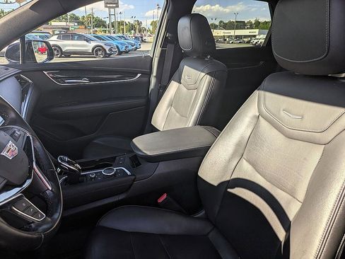 Used 2021 Cadillac XT5 Premium Luxury w/ LPO, Floor Liner Package AWD/4WD image 11